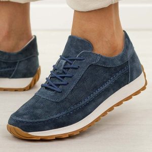 Granatowe skórzane półbuty damskie Sergio Leone Sp001. Niebieskie półbuty Sergio Leone, na jesień, bez wzorów, z jeansu, z okrągłym noskiem, bez obcasa, na płaskiej podeszwie, bez zapięcia. Za 219,00 zł.