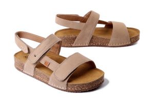 JOSEF SEIBEL 64902 381 200 Hannah 02 beige, sandały damskie. Brązowe sandały Josef Seibel, bez wzorów, bez obcasa, na płaskiej podeszwie, bez zapięcia. Za 349,90 zł.