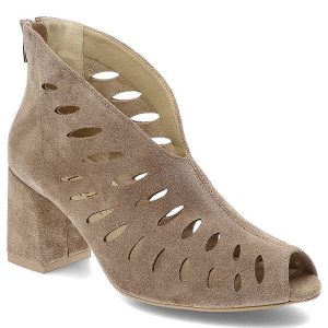 Beżowe Botki Exquisite Skórzane Buty Damskie. Brązowe botki Exquisite, bez wzorów, bez obcasa, bez zapięcia. Za 299,00 zł.