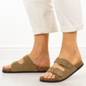 Khaki skórzane klapki damskie Potocki 30310. Brązowe klapki POTOCKI, bez wzorów, z jeansu, bez obcasa, na płaskiej podeszwie. Za 149,00 zł.