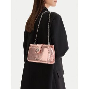 Torebka MEXX. Czerwone torebki klasyczne Mexx, bez wzorów, bez dodatków. Za 169,99 zł.