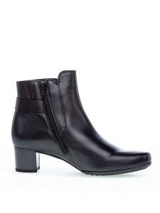 Gabor Skórzane botki w kolorze czarnym rozmiar: 38. Czarne botki Gabor, bez wzorów, ze skóry, bez obcasa, bez zapięcia. Za 216,22 zł.