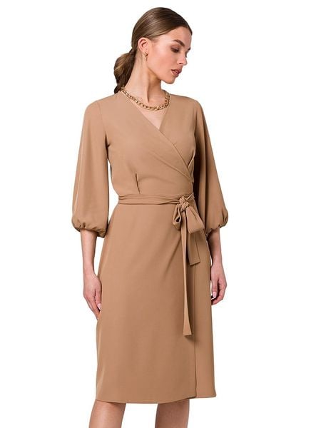Stylove Sukienka w kolorze beżowym rozmiar: XXL. Brązowe sukienki Stylove, xxl, bez wzorów, z tkaniny, bez kołnierzyka, bez ramiączek, midi, kopertowe. Za 141,52 zł.