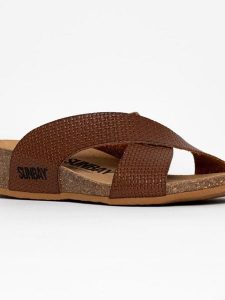 Sunbay Klapki "Brisbane" w kolorze brązowym na koturnie rozmiar: 38. Brązowe klapki Sunbay, bez wzorów, z otwartym noskiem, bez obcasa, na koturnie. Za 174,95 zł.