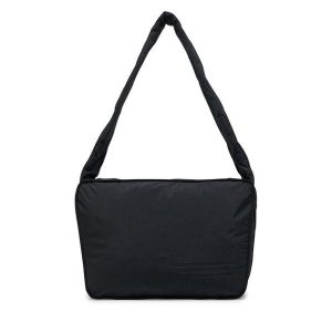 Torebka adidas. Czarne torebki klasyczne ADIDAS, bez wzorów, bez dodatków. Za 139,99 zł.