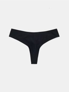 Dół od bikini stringi - czarny. Czarne stringi Sinsay, bez wzorów. Za 12,99 zł.