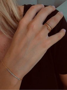 Les Petites Précieuses Pozłacany pierścionek z diamentami rozmiar: 54. Żółte pierścionki Les Petites Précieuses, z diamentem, pozłacane. Za 131,74 zł.