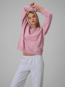 4F Bluza dresowa loose bez kaptura damska - różowa L. Czerwone bluzy 4f, l, bez wzorów, z bawełny, bez kaptura. Za 129,99 zł.