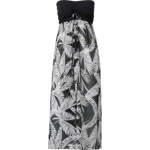 Sukienka plażowa z szyfonu, z dekoltem bandeau. Czarne sukienki bonprix, na plażę, bez wzorów, z szyfonu, eleganckie, bez kołnierzyka, bez ramiączek. Za 104,99 zł.