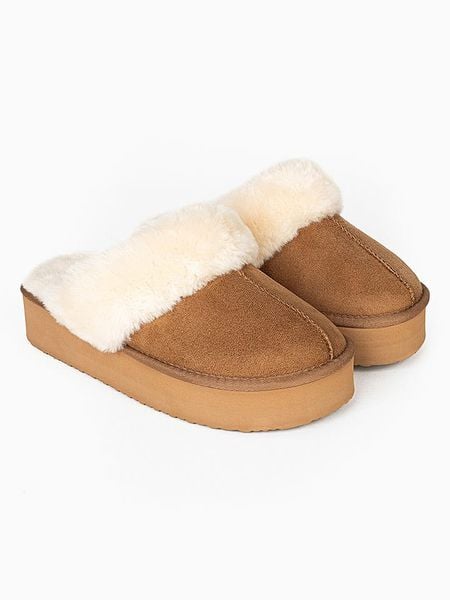 Blackfield Kapcie "Emilija" w kolorze jasnobrązowym rozmiar: 40. Brązowe kapcie Blackfield, bez wzorów, z materiału. Za 122,09 zł.