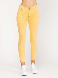 Tantra Dżinsy - Skinny fit - w kolorze żółtym rozmiar: S. Żółte jeansy Tantra, z aplikacjami, ze skóry. Za 113,63 zł.