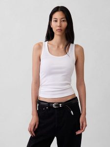 GAP Top w kolorze białym rozmiar: L. Białe topy GAP, l, bez wzorów, ze splotem, bez kołnierzyka, bez ramiączek. Za 79,77 zł.