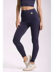 Onamaste Legginsy sportowe "Deb" w kolorze granatowym rozmiar: S/M. Niebieskie legginsy Onamaste, bez wzorów, z materiału, z podwyższonym stanem. Za 109,78 zł.