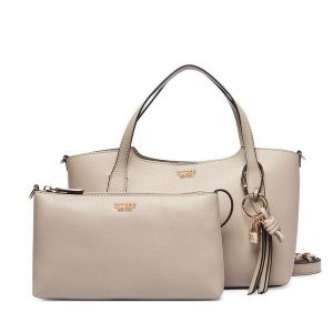 Torebka Guess. Brązowe listonoszki Guess, z aplikacjami, bez dodatków. Za 584,99 zł.