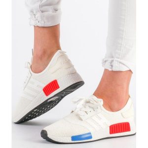 Białe sportowe buty damskie 2062. Białe buty sportowe Suzana, bez wzorów, z tkaniny, bez zapięcia. Za 69,00 zł.
