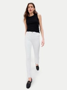 Gap Jeansy 570955-00 Biały Slim Fit. Białe jeansy GAP, bez wzorów, z bawełny. Za 209,99 zł.