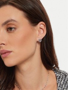 Guess Kolczyki JUBE04 645JW Srebrny. Szare kolczyki Guess, metalowe. Za 119,99 zł.