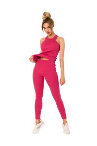 Prążkowane Legginsy z Logowaną Naszywką - Koralowe. Pomarańczowe legginsy MOE, z aplikacjami, z elastanu. Za 189,89 zł.