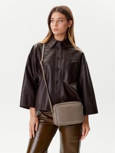 Patrizia Pepe Torebka CB8985/L001-B744 Brązowy. Brązowe torebki klasyczne Patrizia Pepe, bez wzorów, ze skóry, bez dodatków. Za 459,99 zł.