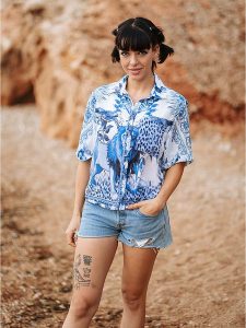 Isla Bonita by SIGRIS Koszula w kolorze biało-niebieskim rozmiar: XL. Białe koszule Isla Bonita by SIGRIS, xl, bez wzorów, z bawełny, bez kołnierzyka, bez ramiączek. Za 100,99 zł.