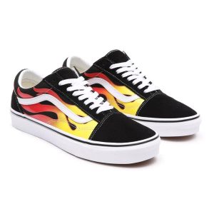 Buty do chodzenia damskie Vans Old Skool trampki. Czerwone buty sportowe Vans, bez wzorów, bez zapięcia, trekkingowe, Vans Old Skool. Za 228,00 zł.