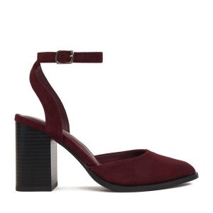 Czółenka JENNY. Czerwone czółenka Jenny, bez wzorów, bez obcasa, bez zapięcia. Za 139,99 zł.