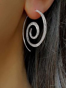 Les Favorites Srebrne kolczyki z cyrkoniami rozmiar: onesize. Szare kolczyki Les Favorites, z cyrkonią, srebrne. Za 165,99 zł.