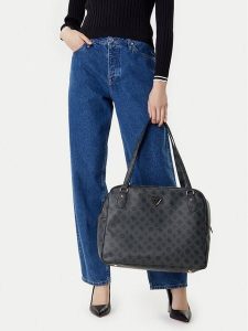 Guess Torba weekendowa Wilder Travel TWHP74 52916 Szary. Szare torebki klasyczne Guess, z aplikacjami, ze skóry, bez dodatków. Za 419,99 zł.