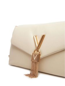 Valentino Torebka Stella VBS9AK11 Écru. Listonoszki Valentino, bez wzorów, ze skóry, bez dodatków. Za 359,99 zł.