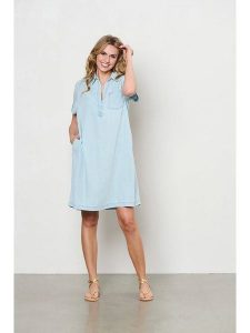 &Co Woman Sukienka dżinsowa "Joanna" w kolorze błękitnym rozmiar: XL. Niebieskie sukienki &Co Woman, xl, bez wzorów, bez kołnierzyka, bez ramiączek, midi. Za 184,46 zł.