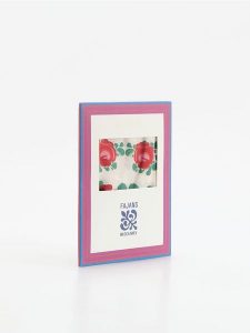 Jedwabna apaszka z autorskim wzorem - wielobarwny. Apaszki i chusty Reserved, bez wzorów, z jedwabiu. Za 99,99 zł.