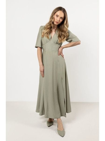 Awama Sukienka w kolorze jasnozielonym rozmiar: XL. Zielone sukienki Awama, xl, bez wzorów, bez kołnierzyka, bez ramiączek, maxi. Za 200,60 zł.