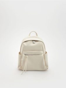 Plecak z imitacji skóry - złamana biel. Plecaki Reserved. W wyprzedaży za 65,99 zł.