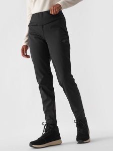 4F Spodnie narciarskie w kolorze czarnym rozmiar: M. Czarne spodnie dresowe 4f, m, bez wzorów, narciarskie. Za 162,49 zł.