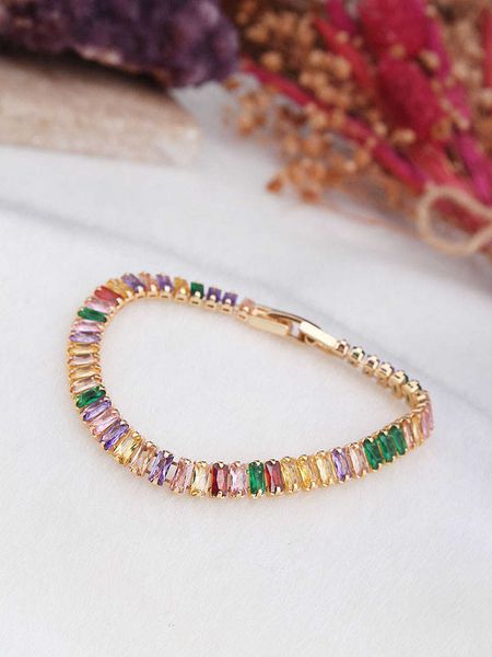 Pierres de Jade Pozłacana bransoletka z cyrkoniami rozmiar: onesize. Żółte bransoletki Pierres de Jade, z cyrkonią, pozłacane. Za 39,99 zł.