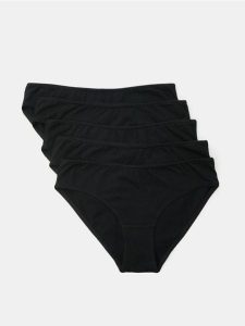 Bawełniane figi 5 pack - czarny. Czarne figi Sinsay, bez wzorów, z bawełny. Za 22,99 zł.