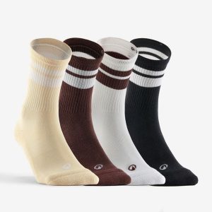 Skarpety sportowe tenis RS300 wysokie 4 pary. Skarpetki DECATHLON, bez wzorów, z bawełny. Za 39,99 zł.