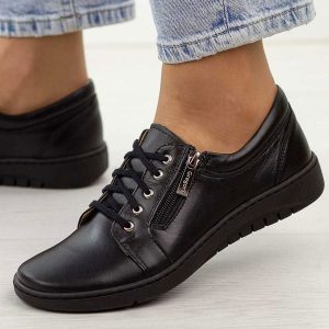 Czarne Polskie półbuty damskie Gregors 747. Czarne półbuty Gregors, na jesień, bez wzorów, z jeansu, bez obcasa, na płaskiej podeszwie, bez zapięcia. Za 349,00 zł.