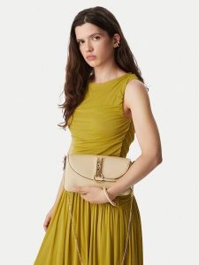 LOVE MOSCHINO Torebka JC4020PP1PLI0129 Beżowy. Brązowe torebki klasyczne LOVE MOSCHINO, bez wzorów, ze skóry, bez dodatków. Za 697,99 zł.