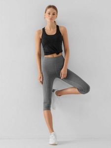 4F Legginsy treningowe 3/4 szybkoschnące damskie XS. Szare legginsy 4f, bez wzorów, z dzianiny. Za 79,99 zł.