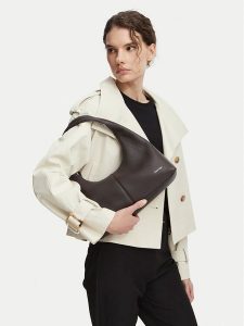 Calvin Klein Torebka Slouchy Leather Shoulder Bag LV04F3657G Brązowy. Brązowe torebki klasyczne Calvin Klein, bez wzorów, ze skóry, bez dodatków. Za 656,99 zł.