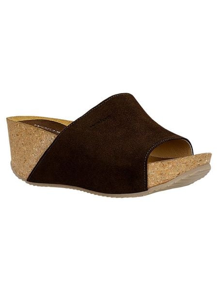 Wojas Skórzane klapki w kolorze czarnym na koturnie rozmiar: 38. Czarne klapki Wojas, bez wzorów, z otwartym noskiem, bez obcasa, na koturnie. Za 148,26 zł.