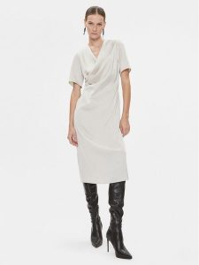 Bruuns Bazaar Sukienka codzienna Nemi BBW3622 Szary Regular Fit. Szare kombinezony Bruuns Bazaar, na co dzień, bez wzorów, z syntetyku, bez kołnierzyka, bez ramiączek, proste. Za 369,99 zł.
