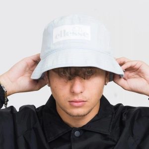 ELLESSE KAPELUSZ BUCKET ROZMIAR UNIWERSALNY. Czerwone kapelusze Ellesse, bez wzorów, eleganckie. Za 84,62 zł.