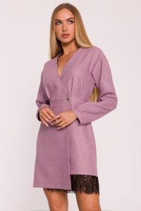Elegancka sukienka tweedowa trapezowa kopertowa różowa. Czerwone sukienki MOE, do pracy, m, bez wzorów, z dzianiny, biznesowe, bez kołnierzyka, bez ramiączek, mini, dopasowane. Za 379,00 zł.