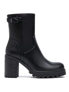 Foreverfolie Botki w kolorze czarnym rozmiar: 36. Czarne botki Foreverfolie, bez wzorów, bez obcasa, bez zapięcia. Za 109,78 zł.