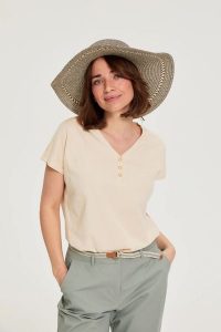 Słomkowy kapelusz. Żółte kapelusze MOODO, bez wzorów. Za 59,99 zł.