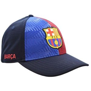 FC Barcelona czapka z daszkiem bejsbolówka wielokolorowa. Czapki FC BARCELONA, bez wzorów. Za 99,00 zł.