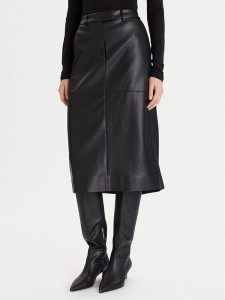 Calvin Klein Spódnica z imitacji skóry LV044D651G Czarny Regular Fit. Czarne spódnice Calvin Klein, bez wzorów, ze skóry. Za 439,99 zł.