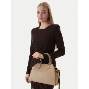 Torebka Guess. Brązowe torebki klasyczne Guess, z aplikacjami, bez dodatków. Za 588,99 zł.